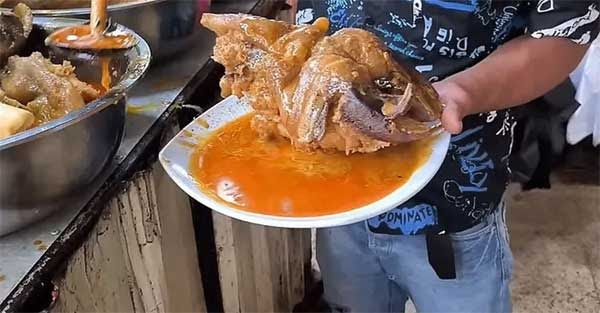 Gulai Tunjang ‘Dinosaurus’, Sensasi Kuliner Minang di Padang yang Menggugah Selera